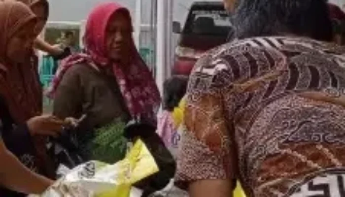 Gerakan Pangan Murah Hadir di Cibogo Subang