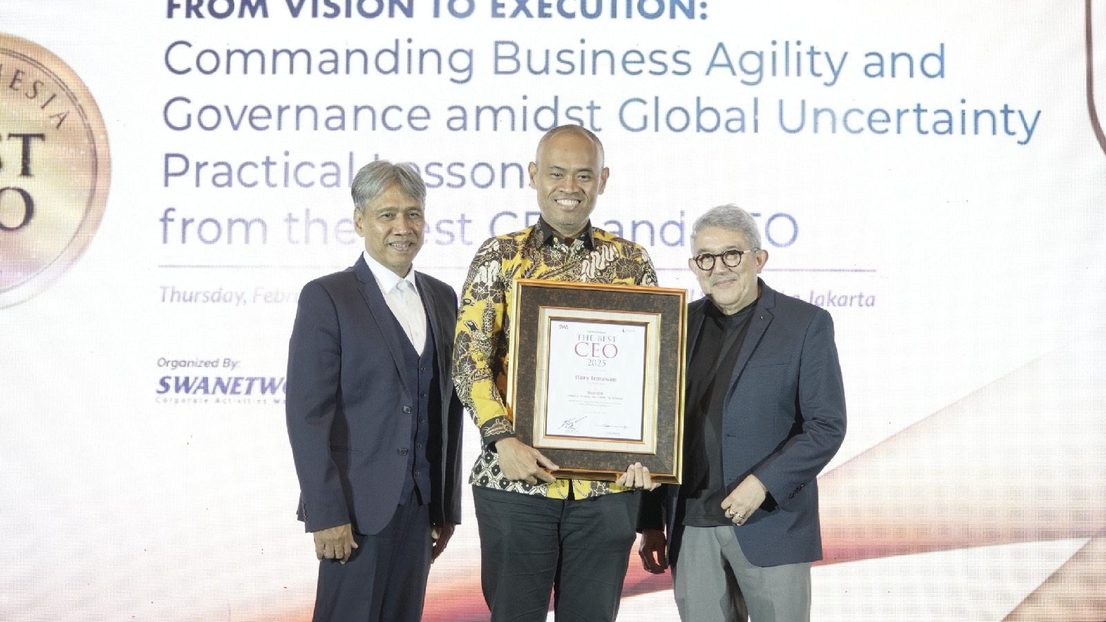 Prestasi Gemilang, Dirut PT Dahana Raih Penghargaan The Best CEO 2025