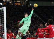 Senne Lammens Tak Terpaku Tekanan di Manchester United, Justru Tunjukkan Kepastian di Bawah Mistar