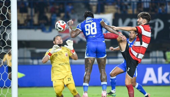 Sundulan Ramon Tanque yang memanfaatkan umpan Kakang Rudianto