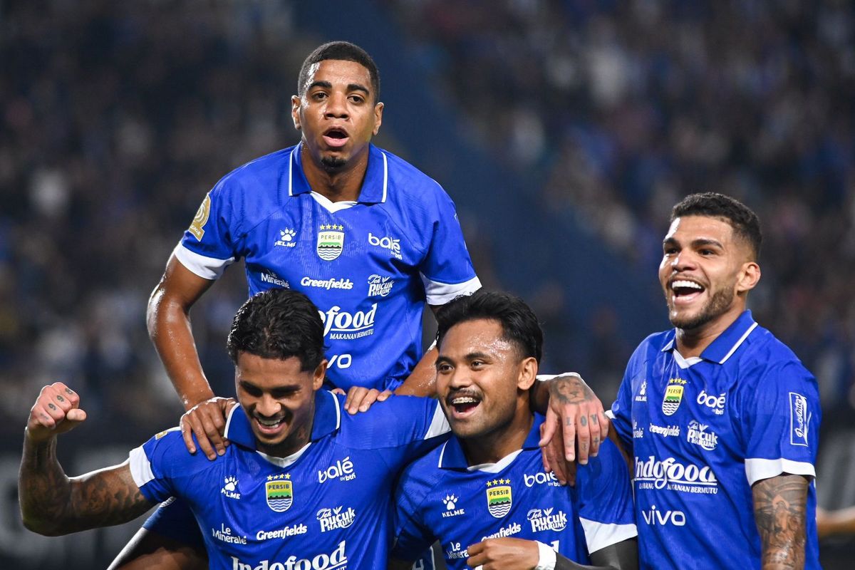 Persib Bandung Pesta Gol di GBLA, Madura United Tak Berkutik