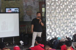 Bhakti Budaya di Museum Subang, Siswa SMP INS Dikenalkan Alat Musik Tradisional Toleat