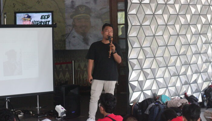 Bhakti Budaya di Museum Subang, Siswa SMP INS Dikenalkan Alat Musik Tradisional Toleat