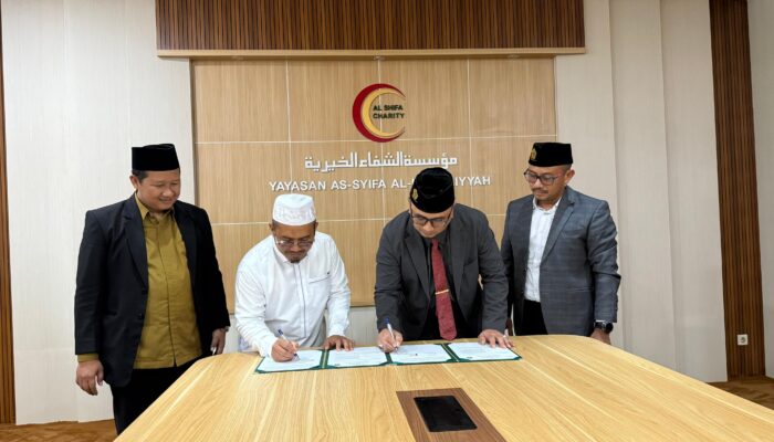 Penandatanganan MoU antara As-Syifa dan UNISSULA