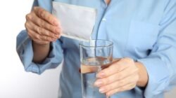 Viral Tren Sahur Pakai Oralit, Pakar Ingatkan Risiko dan Tujuan Aslinya untuk Dehidrasi