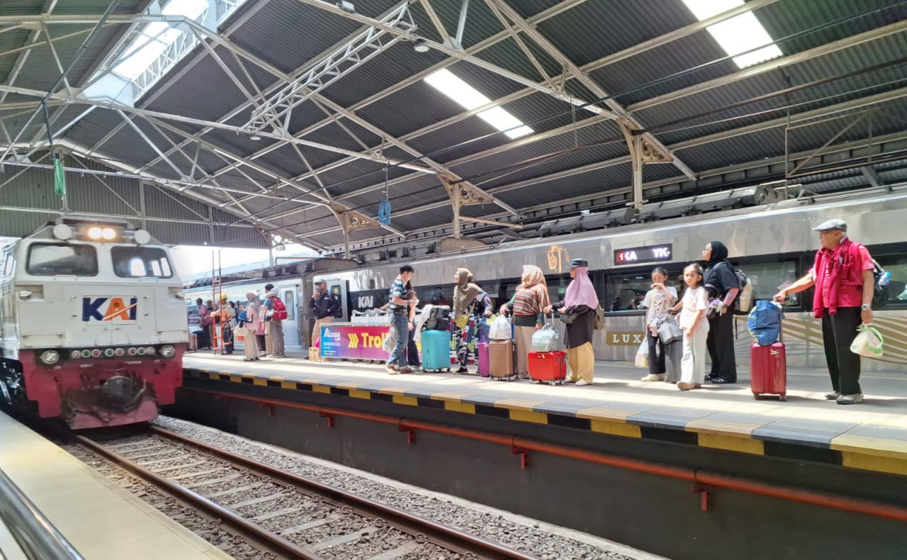 Sambut Lebaran 2026, Tiket Kereta di Daop 3 Cirebon Dipotong 30 Persen