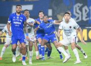 Menang Tipis 1-0 atas Persita, Persib Perlebar Jarak di Puncak