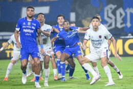 Persib Perlebar Jarak di Puncak