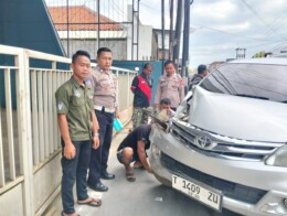 Usai Cuci Darah, Pengemudi Avanza Tabrak Truk di Pagaden Subang