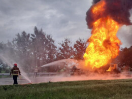 Bus Pariwisata Terbakar di Tol Cipali Km 95 Subang, Diduga Akibat Korsleting Listrik