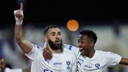 Karim Benzema Cetak Hattrick, Al Hilal Pesta Gol ke Gawang Al Kholood Club
