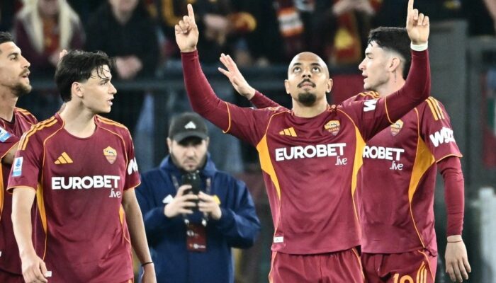 AS Roma Hajar Pisa SC, Donyell Malen Borong Hattrick