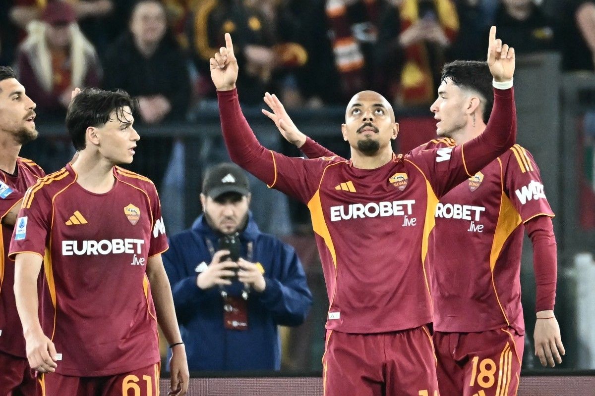 AS Roma Hajar Pisa SC, Donyell Malen Borong Hattrick