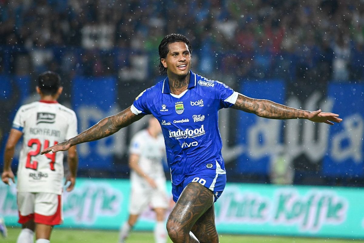 Laga Sengit di GBLA: Persib Bandung Tumbangkan Bali United 3-2