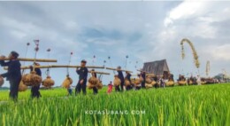 Ngarak Budak Sunat Warnai HUT ke-55 Dedi Mulyadi di Subang
