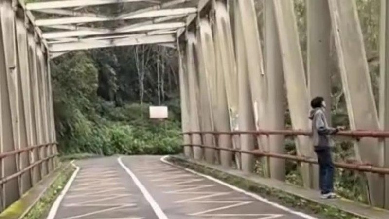 Terungkap! Alasan ini yang Membuat Pemuda di Jembatan Cangar Diduga Nekat Lompat