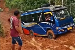 Dedi Mulyadi Tanggapi Jalan Rusak di Cianjur, Pemkab Siapkan Rp2,7 Miliar