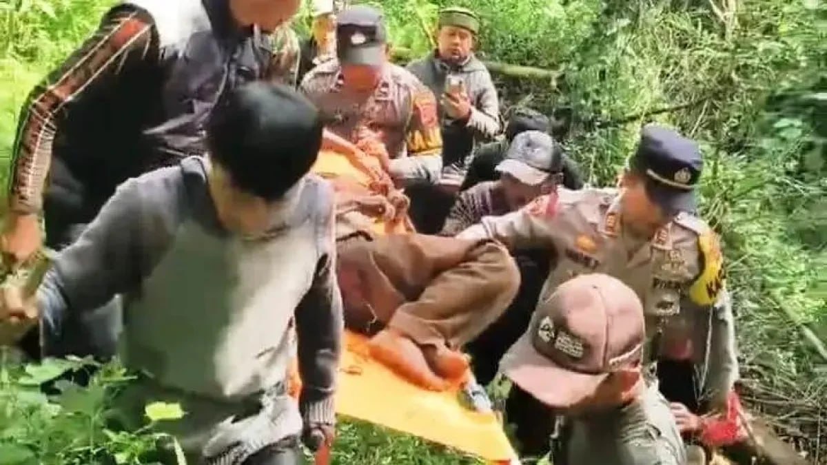 Tiga Hari Hilang, Lansia Subang Ditemukan Lemas di Dasar Jurang