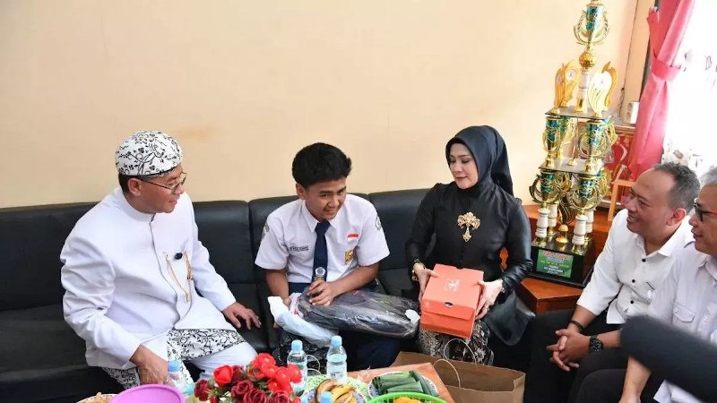 Haru Perjuangan Ikhsan, Siswa SMP Tanjungsari Sumedang yang Tinggalkan Bangku Sekolah demi Ayah
