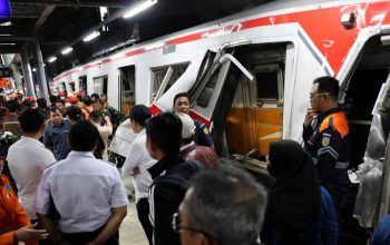 Tragedi di Bekasi Timur: Tabrakan Kereta Tewaskan 7 Orang, 81 Luka-Luka