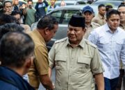 Prabowo Datangi RSUD Bekasi, Jenguk Korban Tragedi Tabrakan Kereta