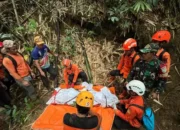 Operasi SAR Berakhir Duka, Dua Wisatawan Korban Longsor Curug Cileat Ditemukan Meninggal Dunia