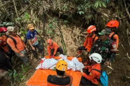 Operasi SAR Berakhir Duka, Dua Wisatawan Korban Longsor Curug Cileat Ditemukan Meninggal Dunia