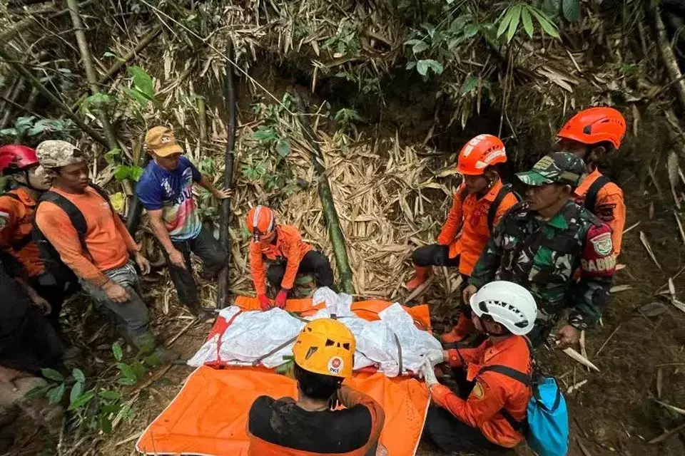 Operasi SAR Berakhir Duka, Dua Wisatawan Korban Longsor Curug Cileat Ditemukan Meninggal Dunia