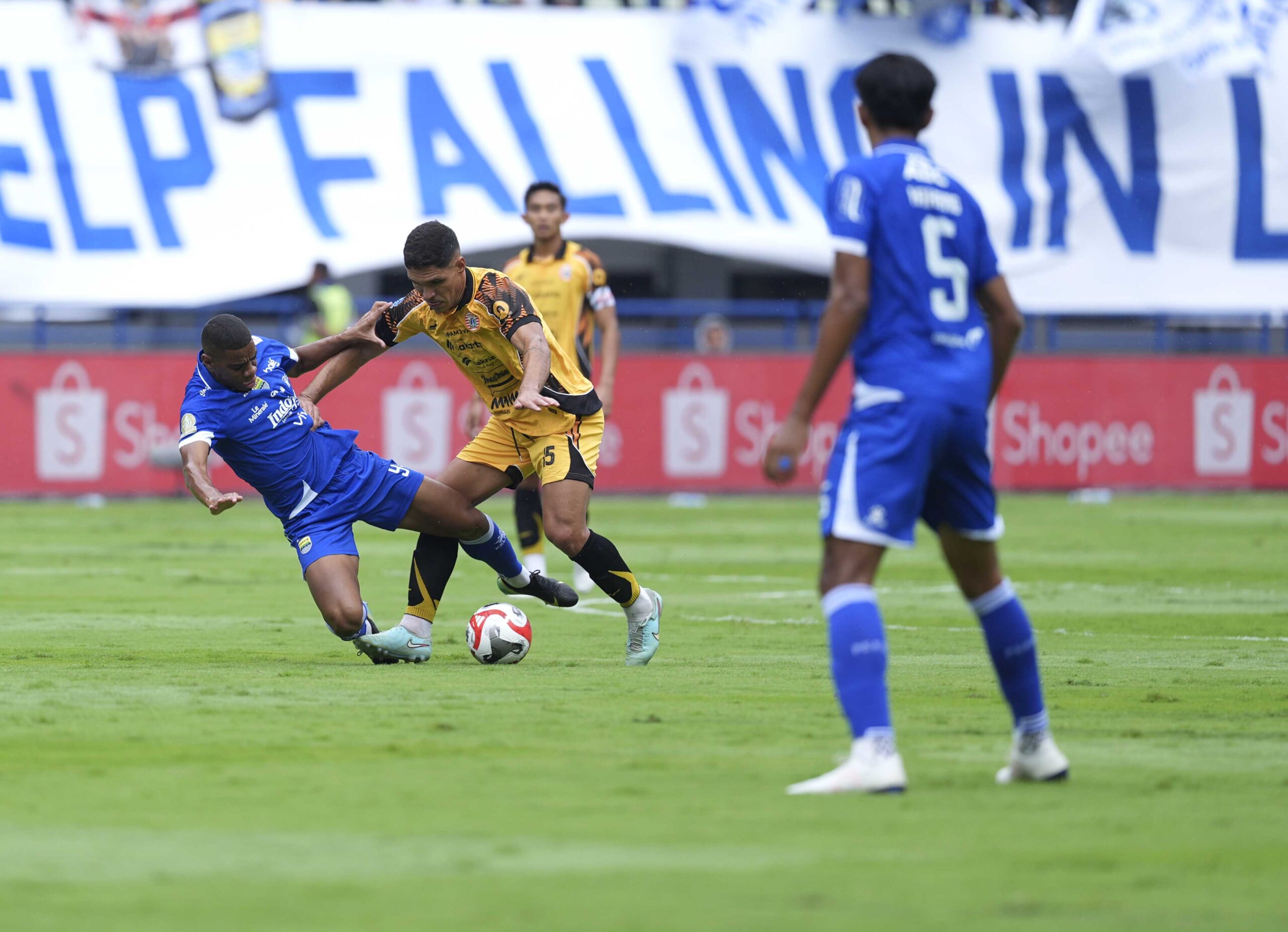 FIX! Duel Panas Persija vs Persib Dipindah ke Samarinda, Persib Akhirnya Buka Suara