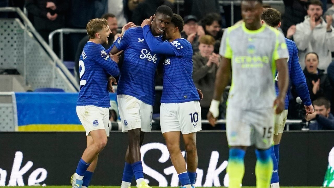 Arsenal Diuntungkan! Drama 6 Gol Everton vs Manchester City Berakhir Tanpa Pemenang