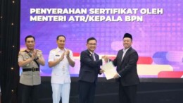 Menteri Nusron Serahkan Sertipikat Aset Lemhannas RI, Tegaskan Pentingnya Perlindungan Tanah Negara