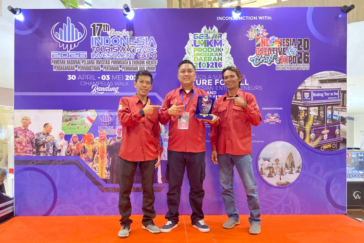 Tampil Memikat dengan Serat Daun Nanas, Dekranasda Subang Raih Stand Terbaik ICCE 2026