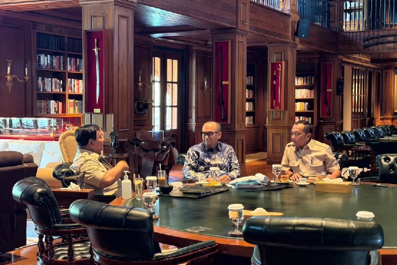 Prabowo Bahas Pelemahan Rupiah dengan Menkeu dan Gubernur BI