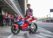 Bukan Kebetulan! Ini Rahasia Kiandra Ramadhipa Tembus Posisi 2 Klasemen Moto3 Junior 2026