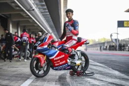 Bukan Kebetulan! Ini Rahasia Kiandra Ramadhipa Tembus Posisi 2 Klasemen Moto3 Junior 2026