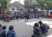 Mahasiswa Geruduk DPRD Jabar, Tuntut Penghentian Pemborosan Anggaran