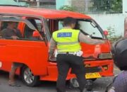 Tabrakan Beruntun, Truk Fuso Hantam Tiga Kendaraan dan Motor Aerox, Pemotor Alami Luka Ringan