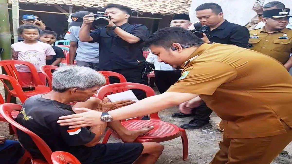 Bupati Subang Berikan Santunan Korban Insiden Sisingaan Tersengat Listrik