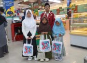 Muharram Fest 1448 H Jadi Ruang Belajar Empati, Santri Assyifa Dampingi Belanja Bareng Anak Yatim