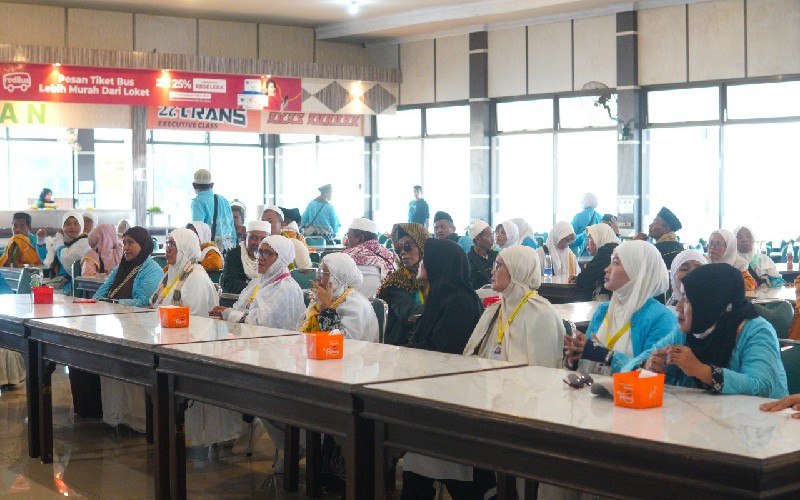 104 Jemaah Haji Kloter 39/KJT Asal Subang Tiba di Tanah Air, Satu Orang Masih Dirawat di Madinah