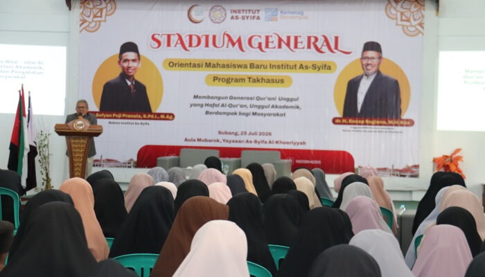 Stadium General Institut As-Syifa, dr. Encep Sugiana Bekali Mahasiswa Baru Menjadi Generasi Penerus Bangsa