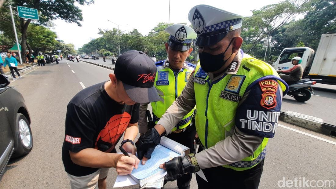 STNK Mati Karena Pajak Menunggak Bisa Ditilang Polisi, Ini Dasar Hukum dan Penjelasannya