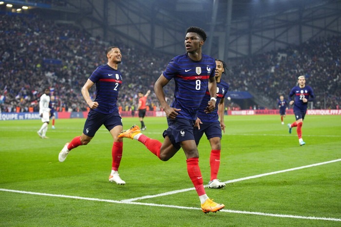Manchester United Siapkan Kontrak Jangka Panjang Demi Boyong Aurelien Tchouameni