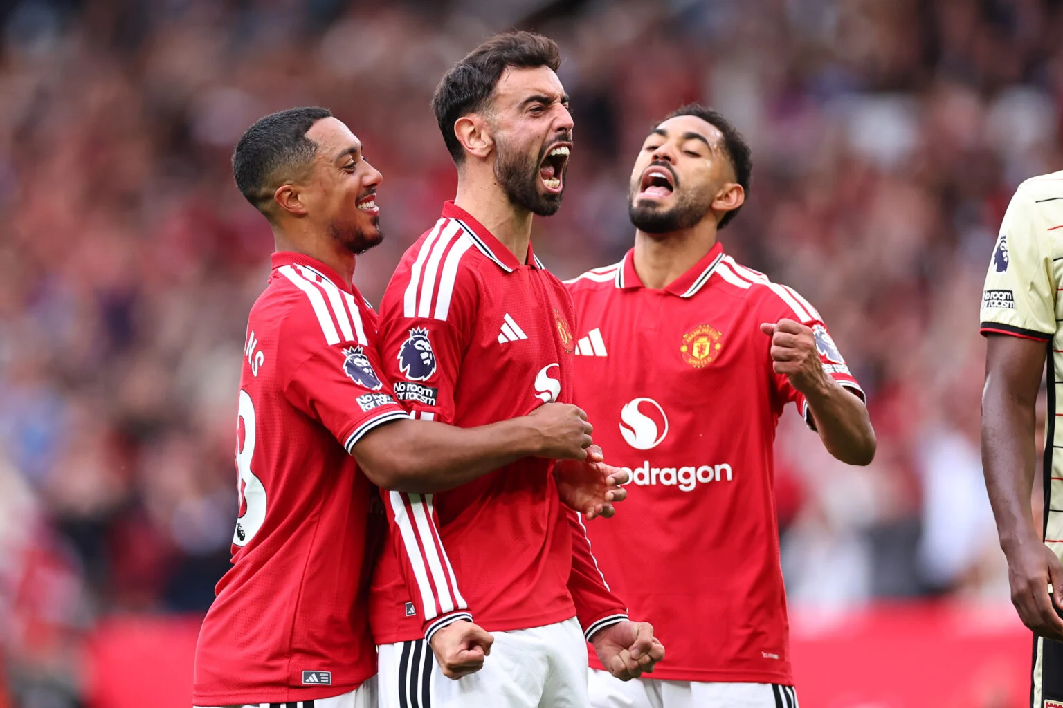 Bruno Fernandes Mengamuk! Manchester United Hancurkan Ipswich Town 5-2