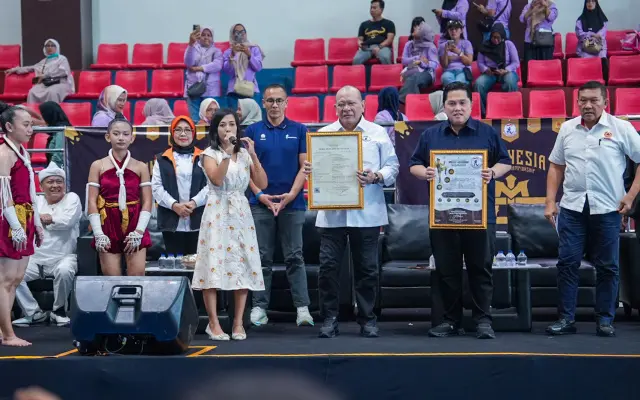 Demi Kemajuan Muaythai Indonesia, Noviyanti Resmi Serahkan Hak Cipta Muay Aerobik Nusantara kepada PBMI