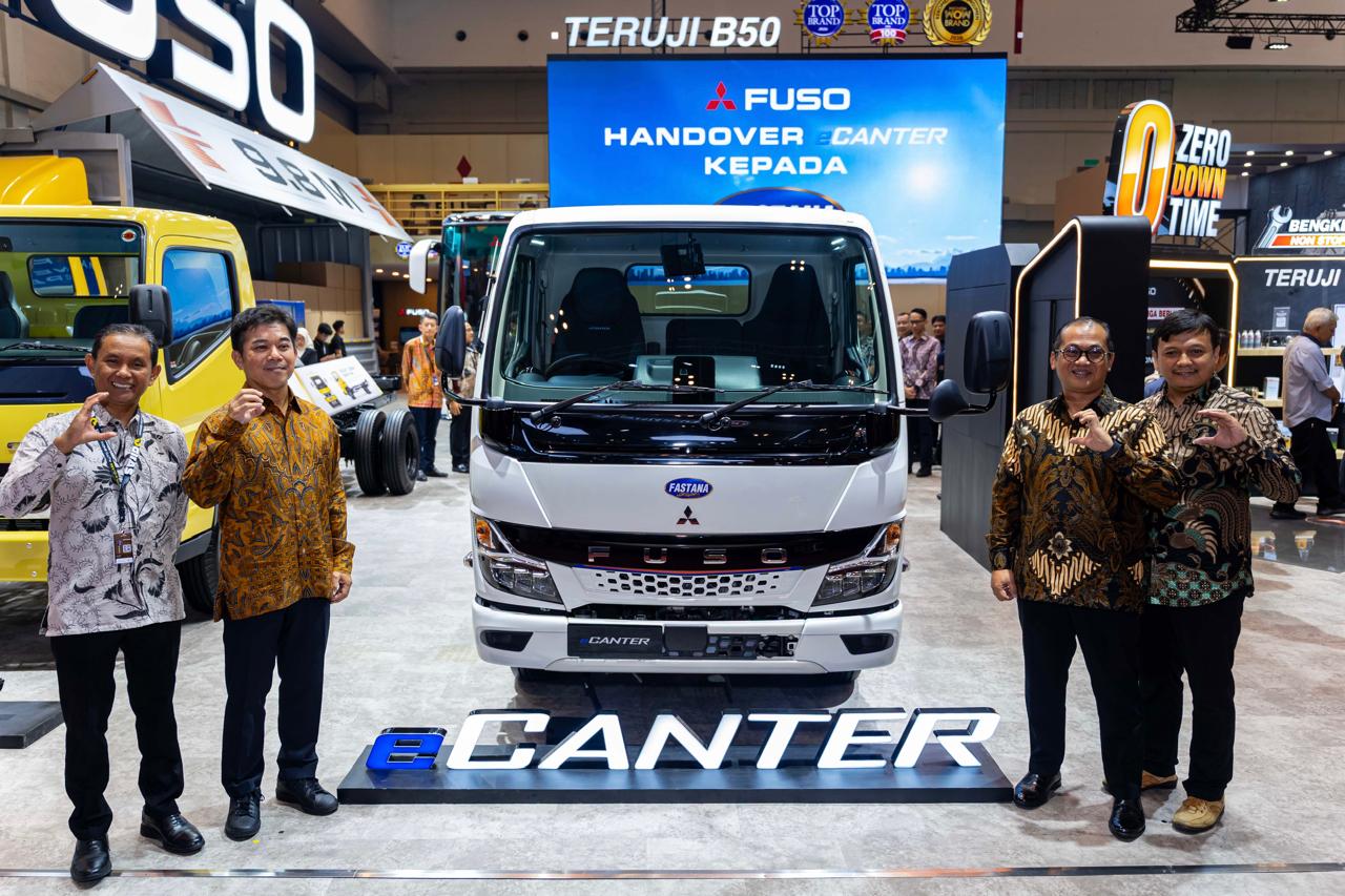 Mitsubishi Fuso eCanter Resmi Mengaspal, Truk Listrik Siap Ubah Wajah Industri Logistik Indonesia