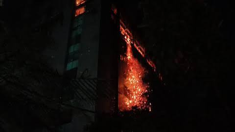 Gedung Bapenda DKI Jakarta Terbakar, 20 Armada Damkar Dikerahkan