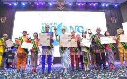 Perwakilan Subang Raih Dua Gelar Khusus di Mojang Jajaka Jawa Barat 2026