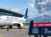 Garuda Indonesia Batalkan Penerbangan Jakarta, Bandung, dan Lampung Imbas Abu Vulkanik
