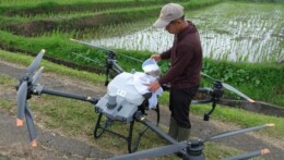 Drone Pertanian Mulai Digunakan Petani Pantura Subang, Teknologi Modern jadi Solusi Mekanisasi Sawah